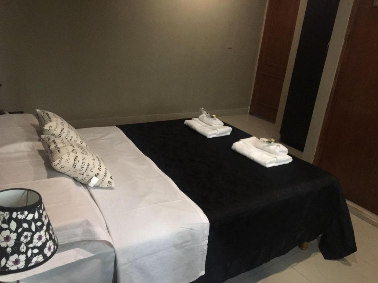 Hotel Del Parque San Miguel de Tucuman Bagian luar foto